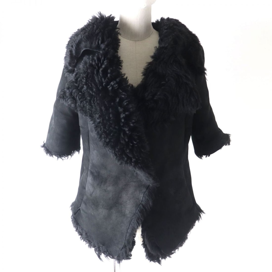 Marni Mouton Jacket Main: Lamb Leather Black: Brand: MARNI Item: Mouton jacket Gender: Women Color: black Material: Main: Lamb leather Accessories: 2019 Notation Size: 42 Size: cm (approx.): Shoulder width: 41 Dress length: 63 Width: 52 Sleeve Le