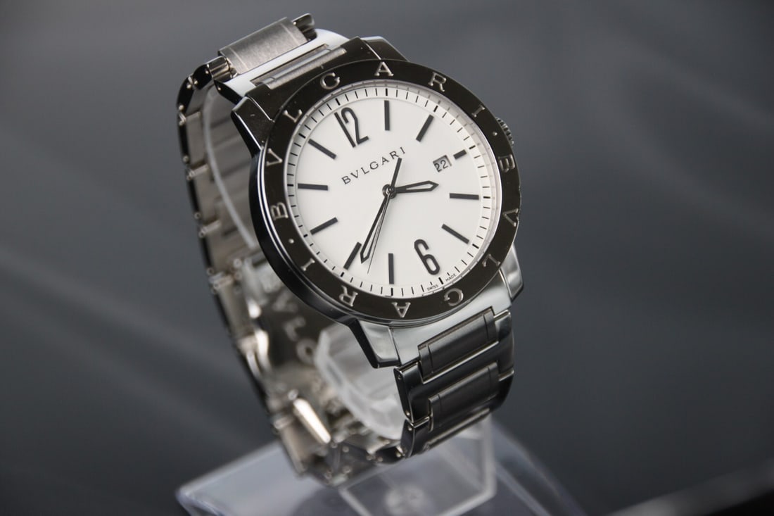 Bvlgari Bvlgari Bvlgari White Dial Ss Bb41Wssd W B/P: Bezel Color: Silver Max Wrist Size: 20cm Case Thickness: 10 mm Case Color: Silver Lug Width: 21 mm Watch Shape: Round Style: Casual Case Size: 41 mm Case Material: Stainless Steel Handmade: No Movemen