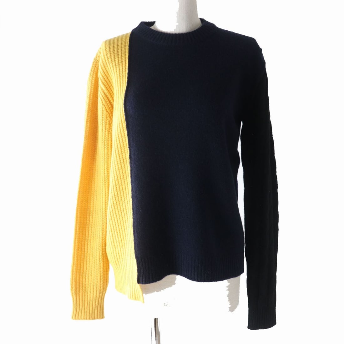 Marni Knit Main: Material: Wool Gender: Women Brand: MARNI Item: knit Gender: Women Color: multicolor Material: Main: 97% cashmere, Main: 3% wool Accessories: None Notation Size: 42 Size: cm (approx.): Shoulder width: