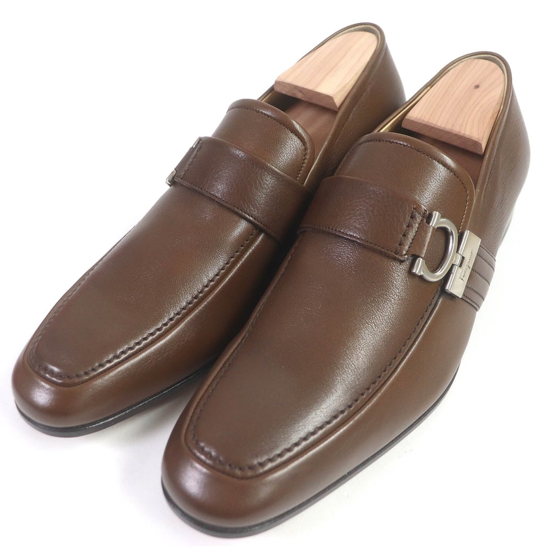 Salvatore Ferragamo Loafers Main: Material: Leather Gender: Mens Brand: Salvatore Ferragamo Item: loafers Model: PISA Gender: mens Color: Brown Material: Main: Leather Accessories: box Notation Size: 6 EE Shoe Size Chart Size: cm (app