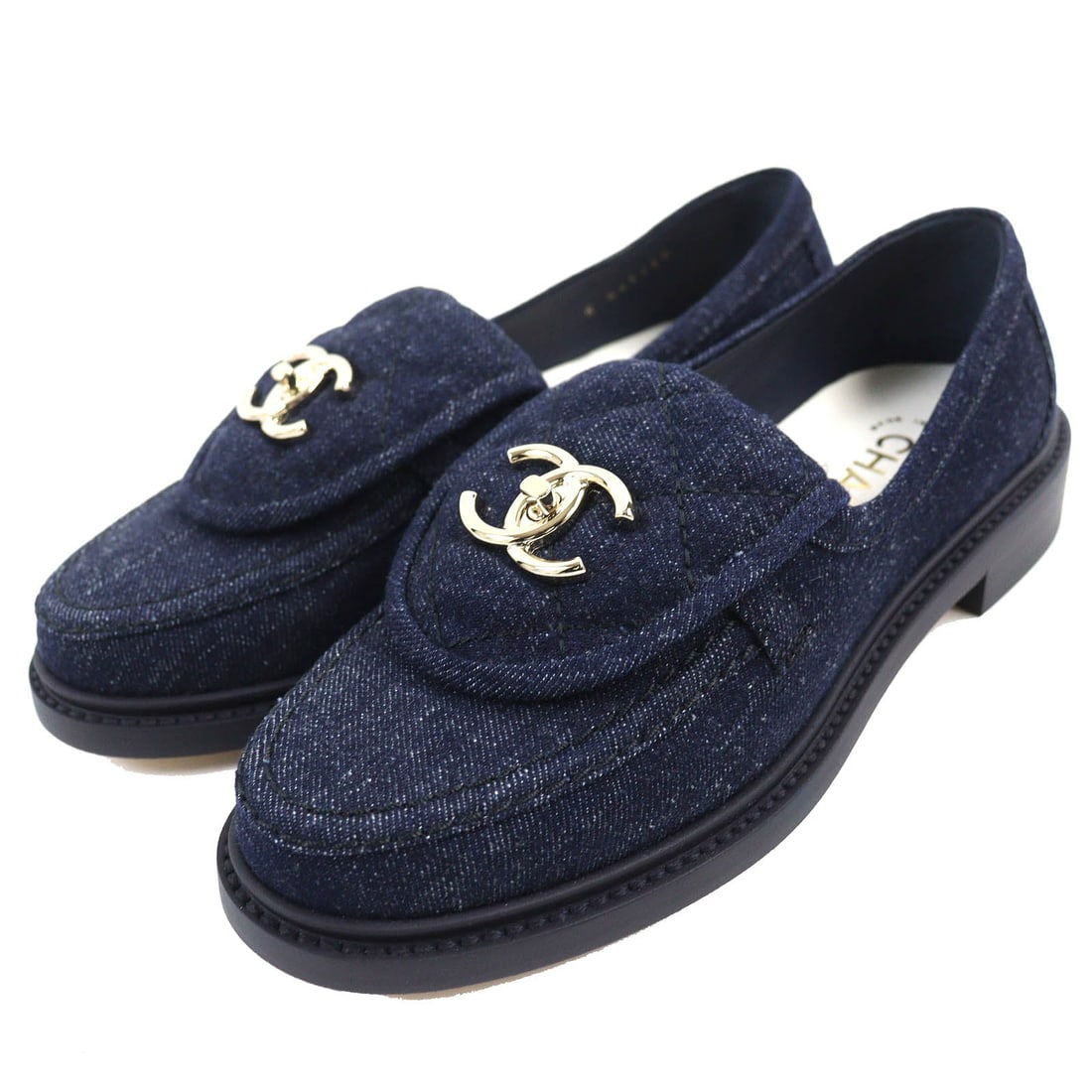 Chanel Loafers G45720 Main: Material: Denim Gender: Women Brand: CHANEL Item: loafers Gender: Women Color: Indigo blue Material: Main: Denim Accessories: Box, storage bag, booklet, ribbon Notation Size: 35 1/2C Shoe Size Chart S
