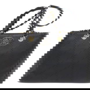 Chanel Handbag Calfskin Black Coco Mark Matelasse Gold Metal: Material: Carf leather Model: Matelasse Gender: Women Brand: CHANEL Item: Handbag Model: COCO Mark Matelasse Gold Metal Gender: Women Color: black Material: Calfskin Accessories: Serial seal / guarant