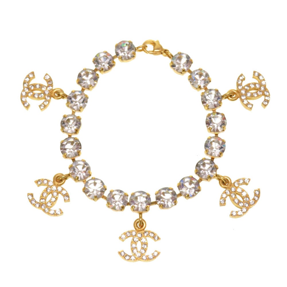 Chanel Bracelet Rhinestone Gold Coco Mark Vintage Women: Gender: Women Brand: CHANEL Item: bracelet Model: COCO Mark vintage Gender: Women Color: gold Material: Rhinestone Accessories: Storage box Size: cm (approx.): Total Length: 19cm inch (approx.): Total
