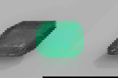 Emerald 2.48Ct Green Si - Loose Emerald Gemstone: Type: Emerald Carat: 2.48 Cut: FACETED Color: Green Clarity: SI Treatment: OILING Color Shade: Vivid GREEN Measurements: 9.0L X 7.0W Certification: None Product Disclaimer: All diamonds and loose ston