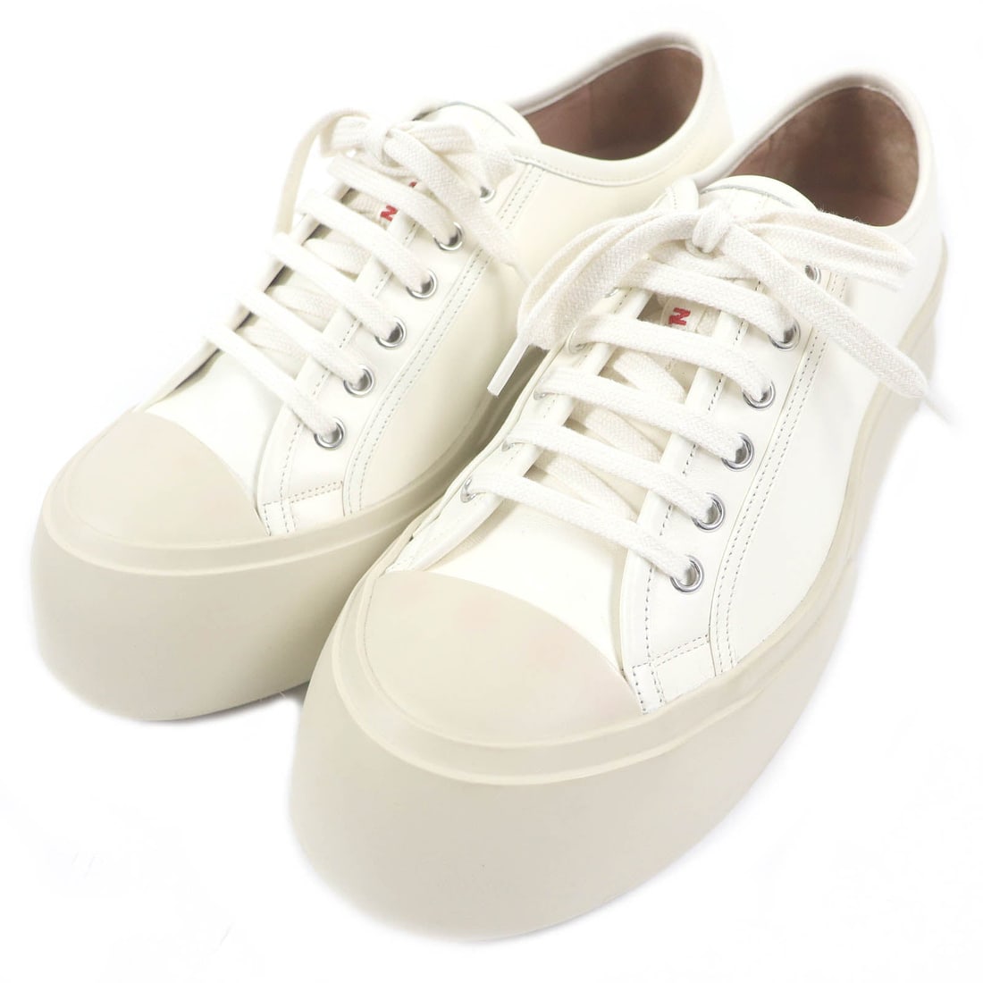 Marni Low Cut Sneakers Snzu002002 Main: Material: Leather Gender: Mens Brand: MARNI Item: Low cut sneakers Model: PABLO Gender: mens Color: Ivory Material: Main: Leather Accessories: Box, storage bag, spare string Notation Size: 42 Shoe Siz