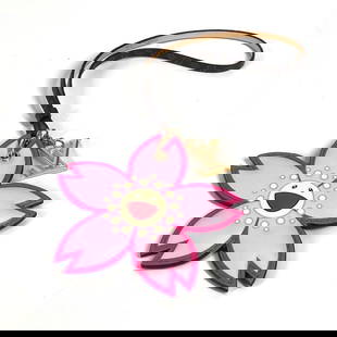 Louis Vuitton Bag Charm M02475 Monogram Canvas Multicolor Lvxtm Monogram Takashi Murakami Bag Charm: Material: Monogram canvas Gender: Women Pattern: LVxTM Monogram Takashi Murakami Brand: LOUIS VUITTON Item: Bag charm Model: Bag Charm - Cherry Blossom Line: LVxTM Monogram Takashi Murakami Gender: Wo