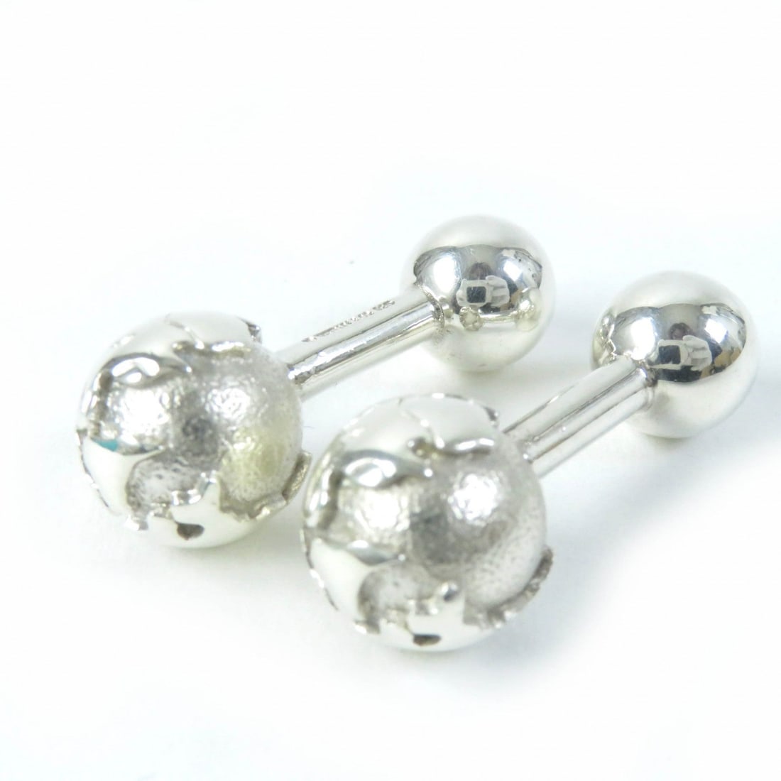 Tiffany&Co. Cuffs Mainfsv925 Silver Mens: Gender: Mens Brand: TIFFANY&Co. Item: cuffs Gender: mens Color: Silver Material: Main?SV925 Weight: 22.8g Accessories: Box, storage bag Size: cm (approx.): H1 Total Length: 3cm inch (approx.): H0.4 To