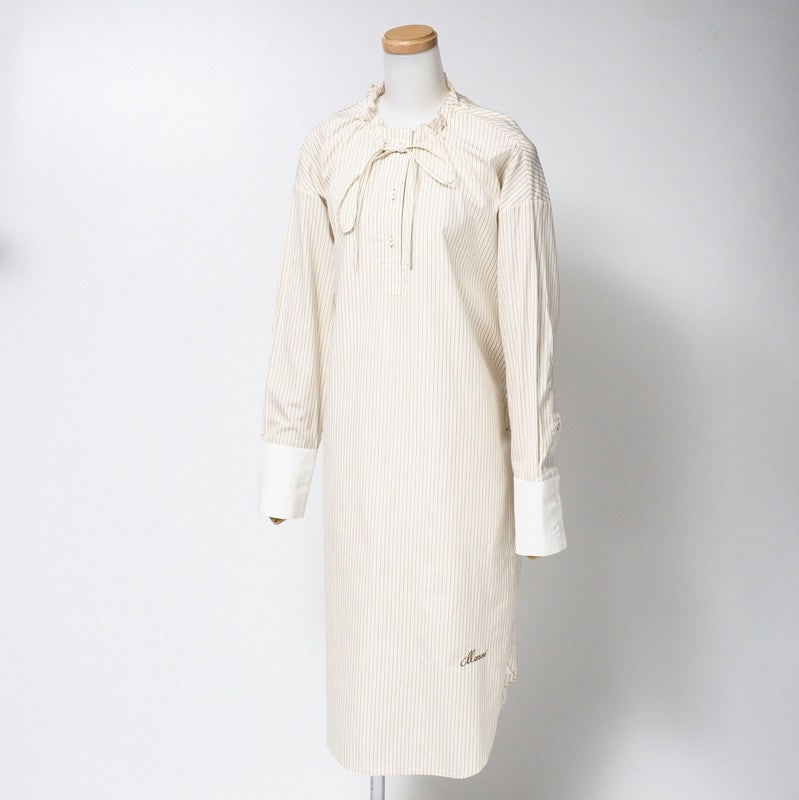 Marni One Piece Abma0882Qs Cotton Off White Women 36: Material: Cotton Gender: Women Brand: MARNI Item: one piece Gender: Women Color: off white Material: cotton Accessories: None Notation Size: 36 Size: cm (approx.): Shoulder width: 57.5 Dress length: 1