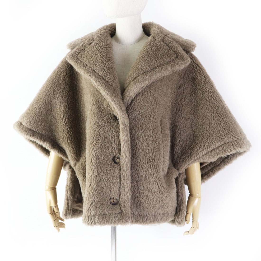 Max Mara Coat Outer: Material: Wool Gender: Women Pattern: White tag Brand: MAX MARA Item: coat Model: Teddy bear Line: White tag Gender: Women Color: Brown Material: Outer: 62% alpaca, Outer: 26% wool, Outer: 12% silk, L