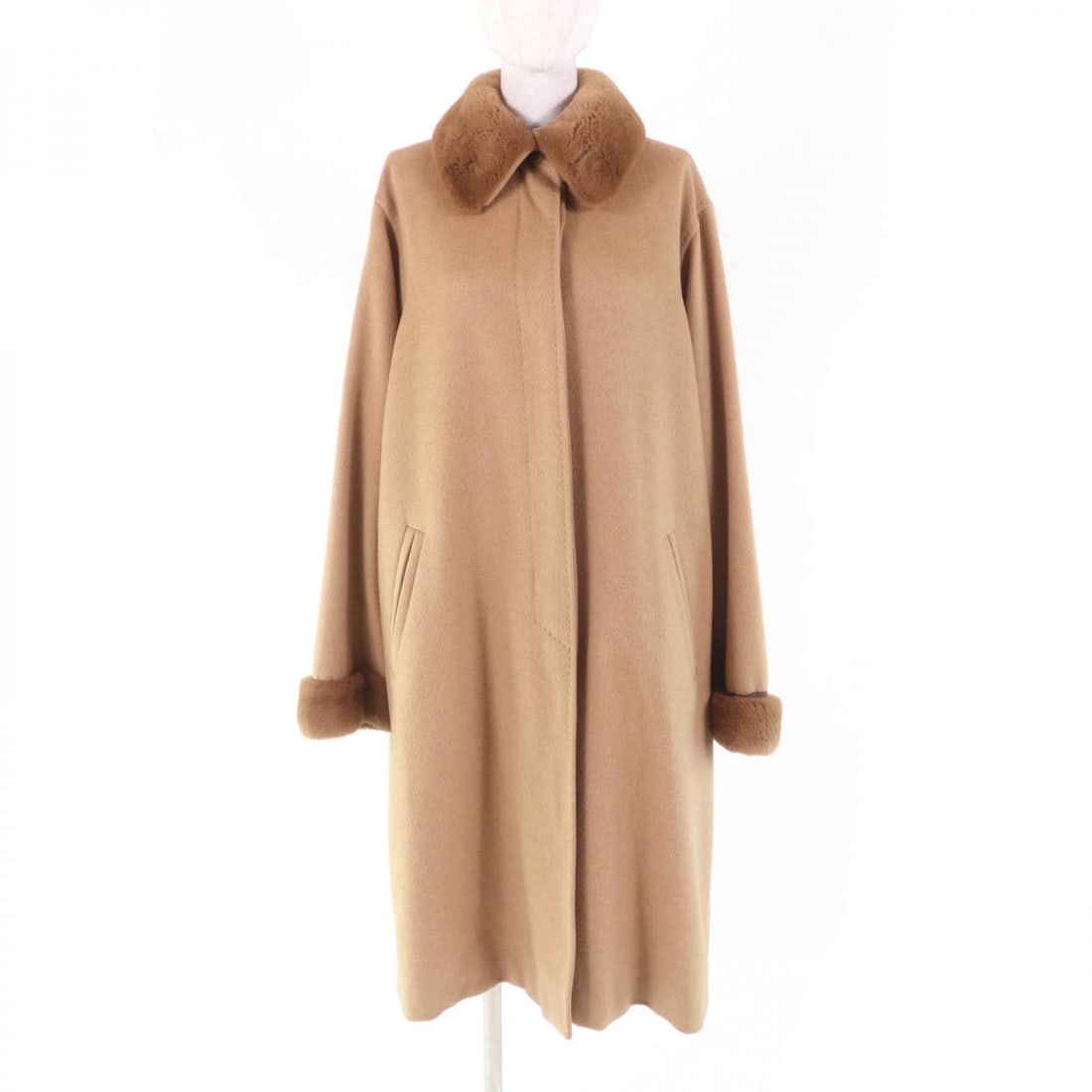 Max Mara Coat Outer: Gender: Women Brand: MAX MARA Item: coat Gender: Women Color: Camel Material: Outer: 100% camel, Lining: 100% viscose (rayon) Accessories: None Notation Size: 42 Size: cm (approx.): Shoulder width: 47