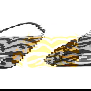 Fendi Baguette Mini 8Bs017 Aj7U Handbag: Brand: Fendi Type: Handbag Material: Canvas , Leather Leather/Fur Type: Calfskin, Coated Leather Color: Black, Yellow Closure: Open Inner Pocket: Card Holder Size (Hxwxd): 12cm x 18cm x 5cm /