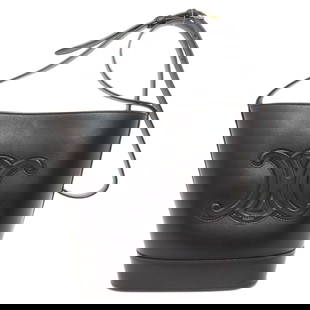 Celine Small Bucket Cuir Shoulder Bag In Calf Leather: Brand: Celine Type: Shoulder Bag Material: Leather Leather/Fur Type: Calfskin Color: Black Gender: Women Size (Hxwxd): 22cm x 27cm x 12cm / 8.66'' x 10.62'' x 4.72'' Strap Length: 99cm - 113cm /