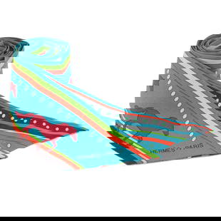 Hermes Scarf Silk Green Twilly Women: Material: Silk Gender: Women Brand: HERMES Item: scarf Model: Twilly Gender: Women Color: green Material: silk Accessories: None Size: cm (approx.): W5 x H87 inch (approx.): W2.0 x H34.3 Condition: