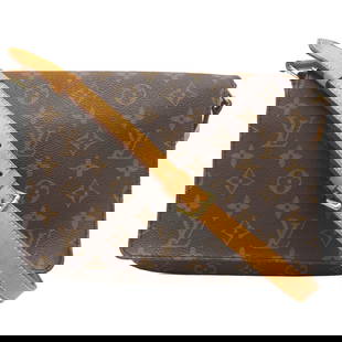 Louis Vuitton Musette Tango Short: Brand: Louis Vuitton Type: Shoulder Bag Material: Monogram Color: Brown, Galle, Monogram Hardware Color: Gold Closure: Magnet Inner Pocket: Open Pocket Adjustable Strap: Yes Gender: Women Size