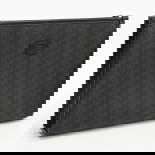 Gucci 672956 Interlocking G Clutch Bag Gg Supreme Black Mens: Color: black MetalColor:Silver Material: GG Supreme Size(Cm): W26cm x H20cm x D6cm Size(Inch): W10.2inch x H7.9inch x D2.4inch Product Details: [Inside]Open pocket x 1 A4 size storage:Impossible