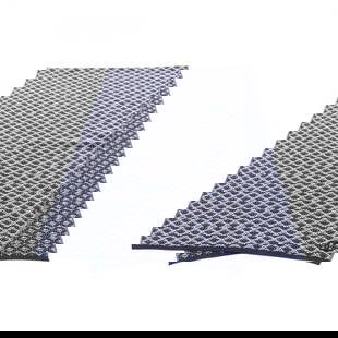 Chanel Scarf Clothing Cashmere: Brand: Chanel Type: Shawl Gender: Women Color: Navy, White Material: Cashmere Size (Lxw): 1.92m x 56cm / 75.59'' x 22.04'' Condition: Used (good), Traces of usage, scratches / dirt can be seen but