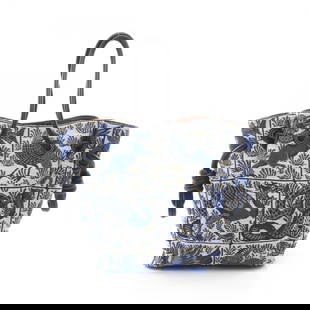 Loewe X William De Morgan Flamenco Knot Small Tote Bag: Brand: Loewe Type: Tote Bag Material: Canvas , Leather Color: Black, Blue, White Gender: Women Size (Hxwxd): 28cm x 23cm x 12cm / 11.02'' x 9.05'' x 4.72'' Condition: Used (very good), A few traces