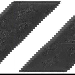 Louis Vuitton Organizer De Poche Black M62899: Brand: Louis Vuitton Type: Card Case Gender: Men Color: Black Material: Monogram Shadow Closure: Open Condition: Used (like new), Mint condition, like new item Product Disclaimer: Minor wear from