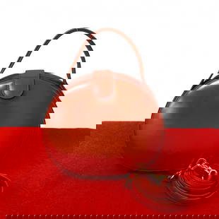 Loewe Shoulder Bag Leather Red: Material: Leather Gender: Women Brand: LOEWE Item: Shoulder Bag Type: Anagram logo Gender: Women Color: Red Material: leather Accessories: Shoulder strap Size: cm (approx.): W18 x H16 x D14 Shoulder: