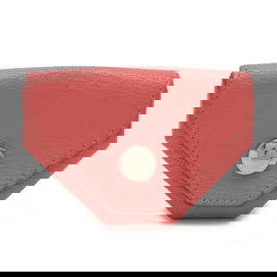 Hermes Le Vingt Quatre Coin Case: Brand: Hermes Type: Coin Purse/Coin Case Gender: Women Material: Chevre Myzore Leather Color: Pink Size (Hxwxd): 6.5cm x 9cm / 2.55'' x 3.54'' Condition: Used (good), Traces of usage, scratches /