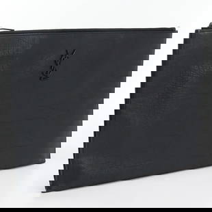 Saint Laurent 485628 Clutch Bag/Clutch Bag Black Mens: Color: black MetalColor:black Size(Cm): W38cm x H25cm Size(Inch): W15.0inch x H9.8inch Product Details: A4 size storage:OK country of origin:Italy Accessory: None Condition Details: There is a