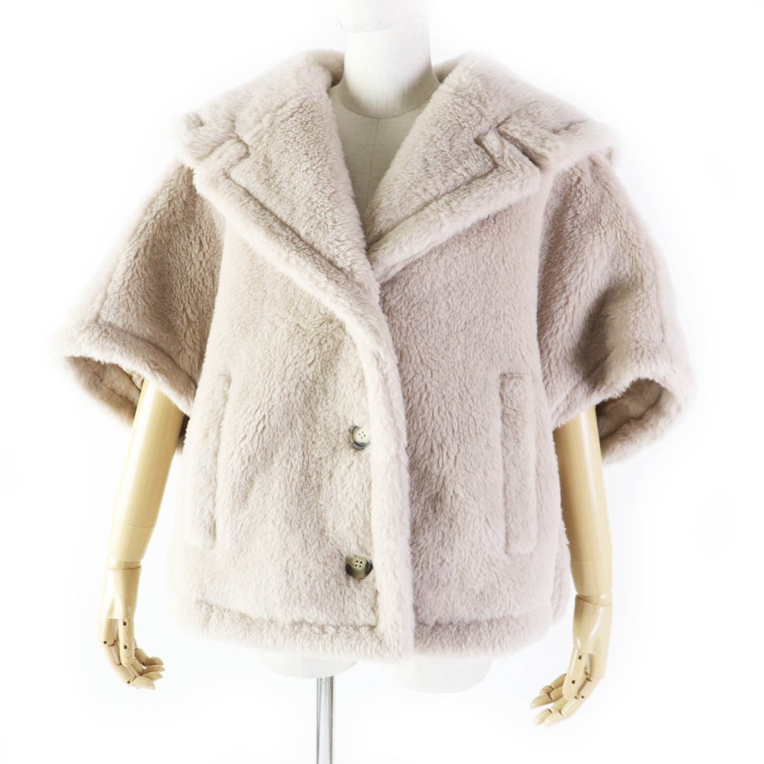 Max Mara Coat 23473601376 Outer: Material: Wool Gender: Women Pattern: White tag Brand: MAX MARA Item: coat Model: Teddy bear Line: White tag Gender: Women Color: beige Material: Outer: 62% alpaca, Outer: 26% wool, Outer: 12% silk, L