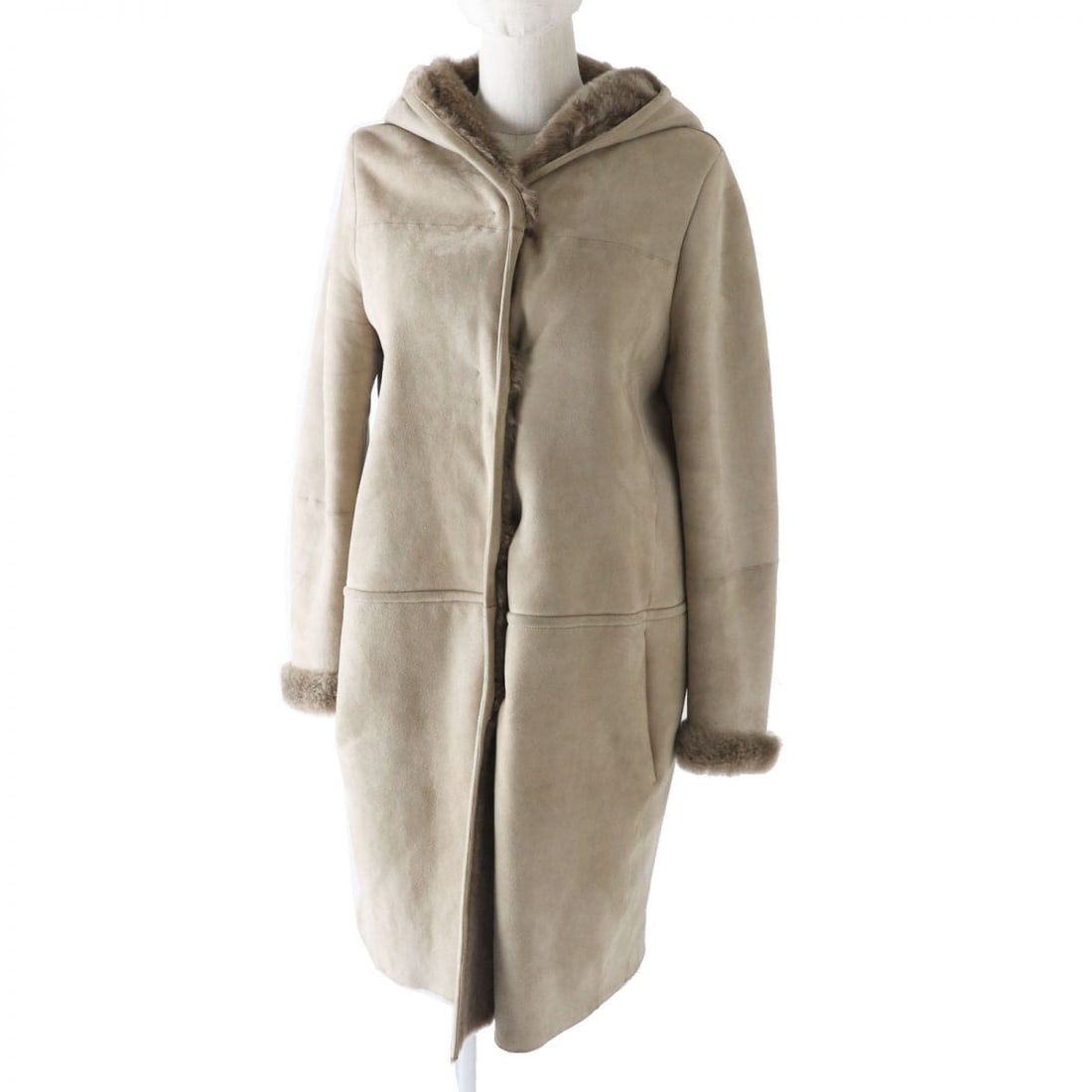 Max Mara Mouton Coat Main: Gender: Women Brand: MAX MARA Item: Mouton coat Gender: Women Color: beige Material: Main: Sheep leather Accessories: None Notation Size: 38 Size: cm (approx.): Shoulder width: 38 Dress length: 88 Wid