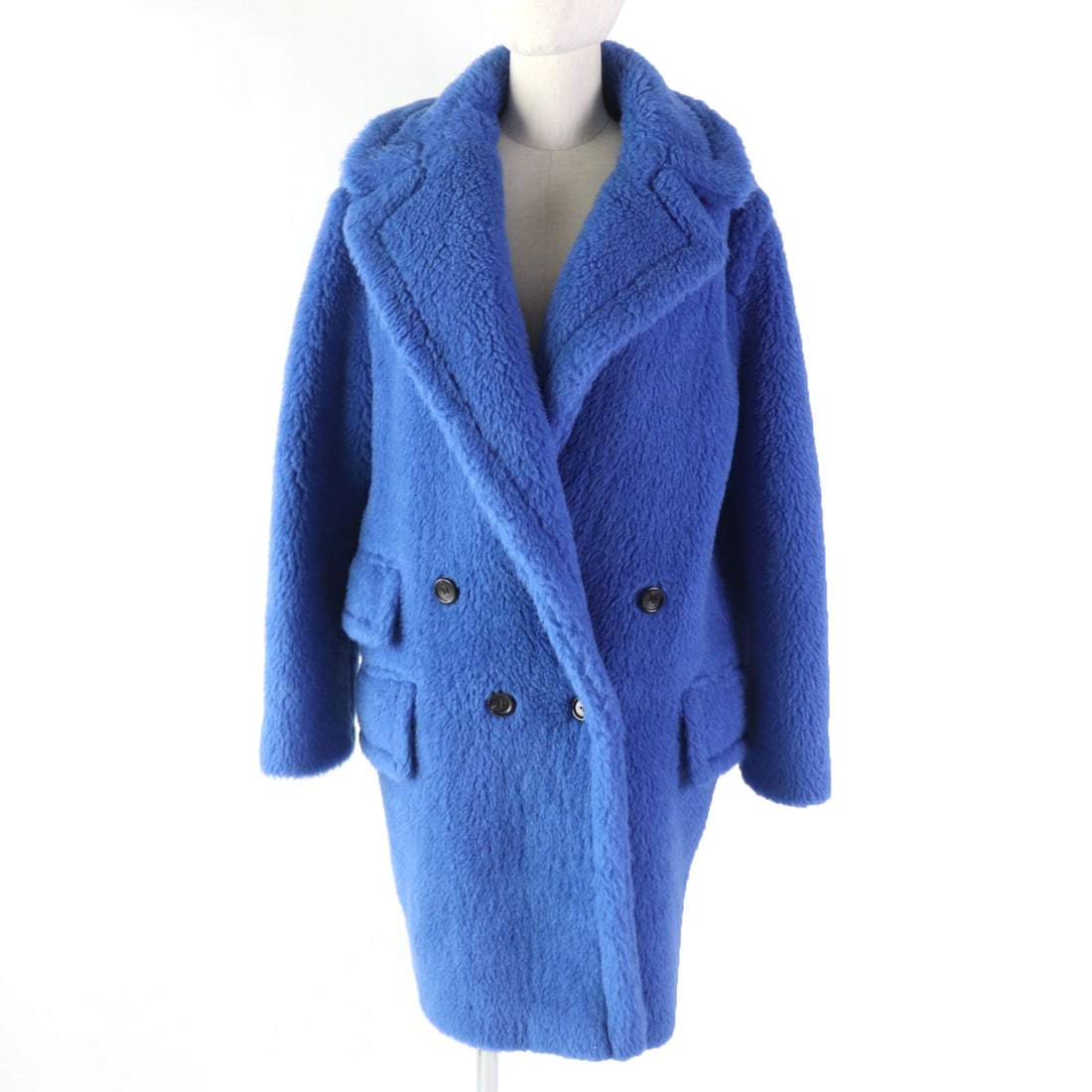 Max Mara A Line Coat 101612966 Main: Material: Wool Gender: Women Brand: MAX MARA Item: A line coat Model: Teddy bear Gender: Women Color: blue Material: Main: 62% alpaca, Main: 26% wool, Main: 12% silk, Lining: 100% viscose (rayon) Acce
