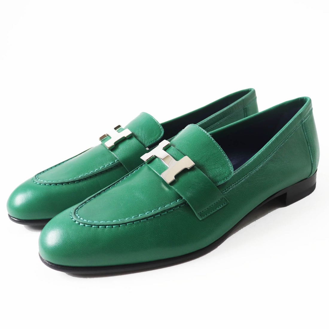 Hermes Loafers Main: Material: Leather Gender: Women Brand: HERMES Item: loafers Model: moccasins paris Gender: Women Color: green Material: Main: Leather Accessories: Box, storage bag Notation Size: 37 Shoe Size Chart Si