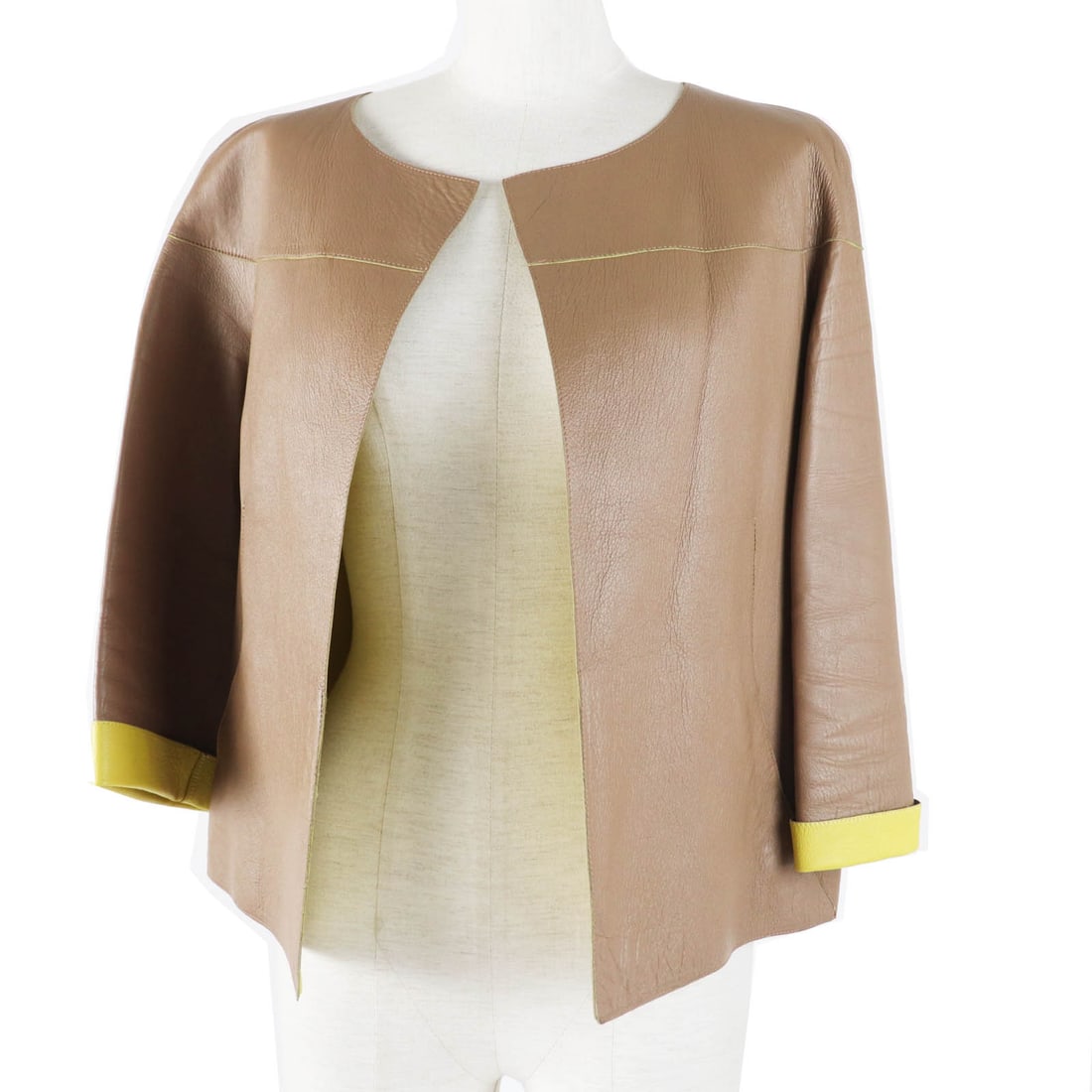 Marni No Color Jacket Imxd22Ryola175 Main: Gender: Women Brand: MARNI Item: No color jacket Gender: Women Color: Beige yellow Material: Main: Sheep leather Accessories: None Notation Size: 38 Size: cm (approx.): Dress length: 53 Width: 49 Slee