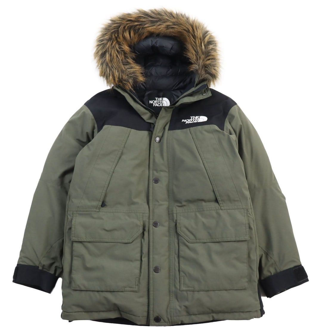 The North Face Down Jacket Nd919935 Outer: Material: Nylon Gender: Mens Brand: THE NORTH FACE Item: Down jacket Model: Mountain Down Coat Gender: mens Color: khaki Material: Outer: 100% nylon, Filling: 80% down, Filling: 20% feather, Lining: 1
