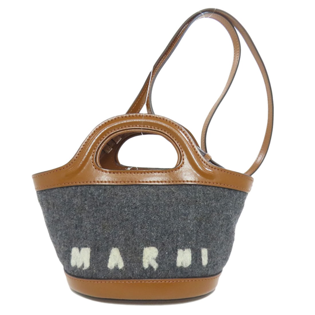 Marni Shoulder Bag Leather Gray Basket Bag 2Way: Material: Leather Gender: Women Brand: MARNI Item: Shoulder Bag Model: Basket bag 2WAY Gender: Women Color: gray Material: Leather, Wool Accessories: Shoulder strap Size: cm (approx.): W22 x H11 x D10