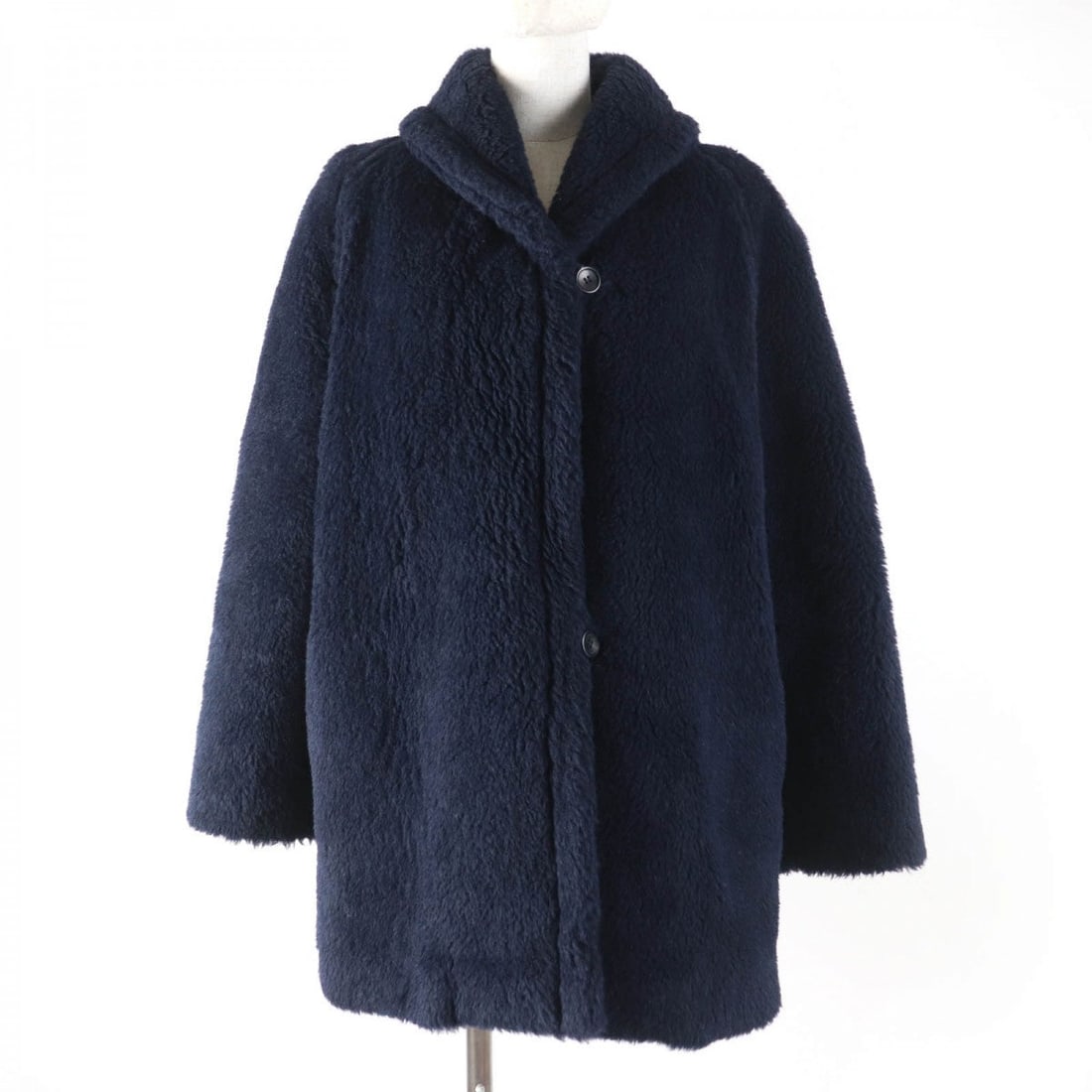 Max Mara Coat 108608036 Main: Material: Wool Gender: Women Brand: MAX MARA Item: coat Gender: Women Color: Dark navy Material: Main: 62% alpaca, Main: 26% wool, Main: 12% silk, Lining: 100% viscose (rayon) Accessories: None Notati