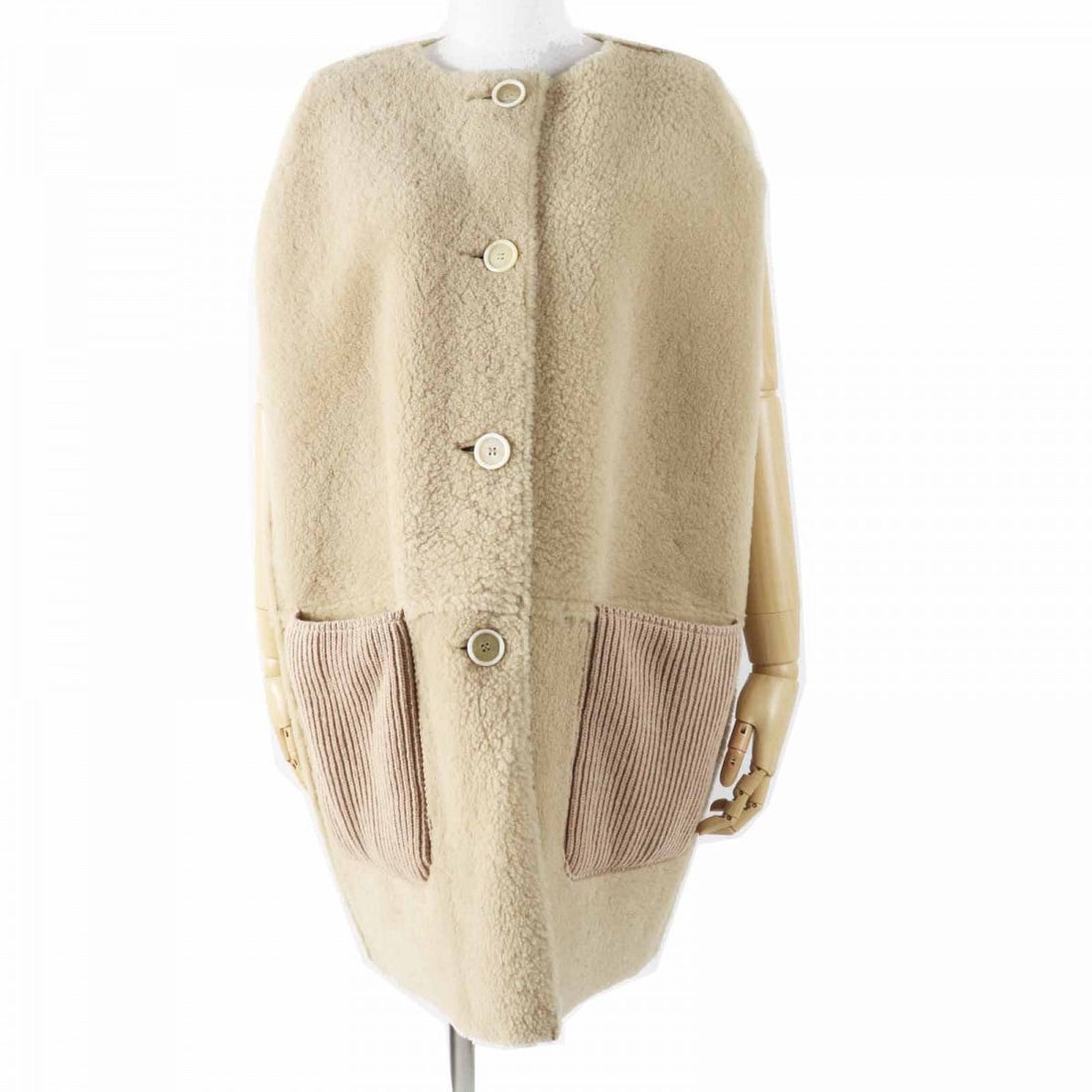 Marni Vest Glmxe02Blq Main: Gender: Women Brand: MARNI Item: Vest Model: Reversible Light Merino Boa Vest Gender: Women Color: beige Material: Main: Sheepskin, Main: Sheepskin Accessories: None Notation Size: 38 Size: cm (approx