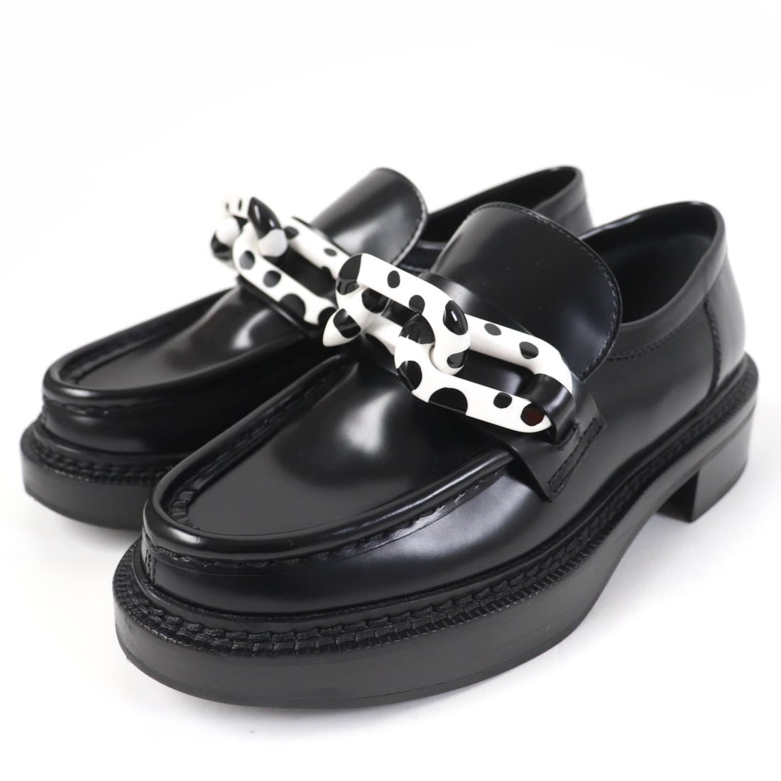 Louis Vuitton Loafers Main: Material: Leather Gender: Women Pattern: Academy Line Brand: LOUIS VUITTON Item: loafers Line: Academy Line Gender: Women Color: black Material: Main: Leather Accessories: storage bags Notation Size: