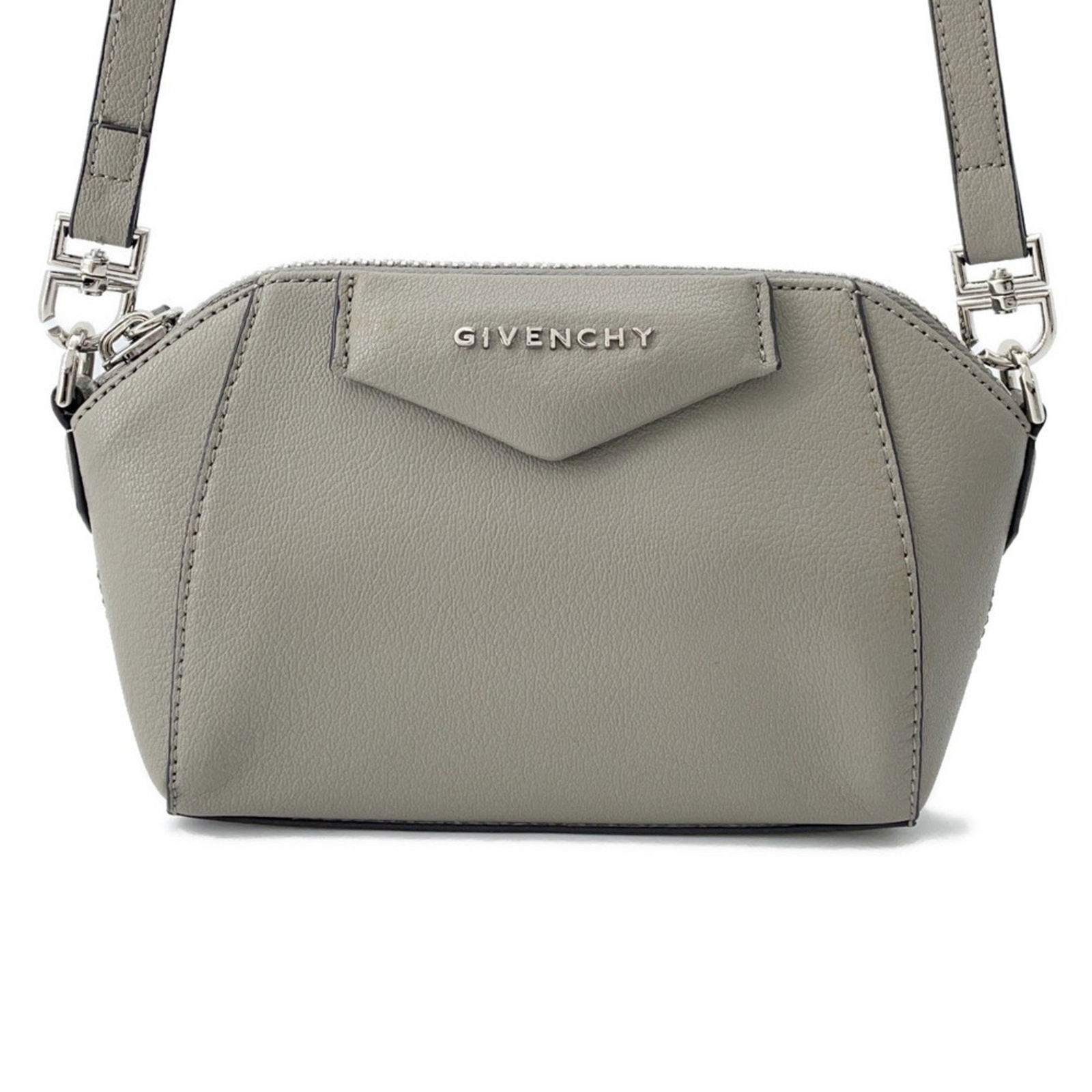 Givenchy Shoulder Bag Antigona Leather Givenchy Bags: Brand: Givenchy Type: Shoulder Bag Material: Leather Color: Gray Hardware Color: Silver Closure: Zipper Gender: Women Size (Hxwxd): 13.5cm x 17.5cm x 6cm / 5.31'' x 6.88'' x 2.36'' Weight: 260g / 9.17