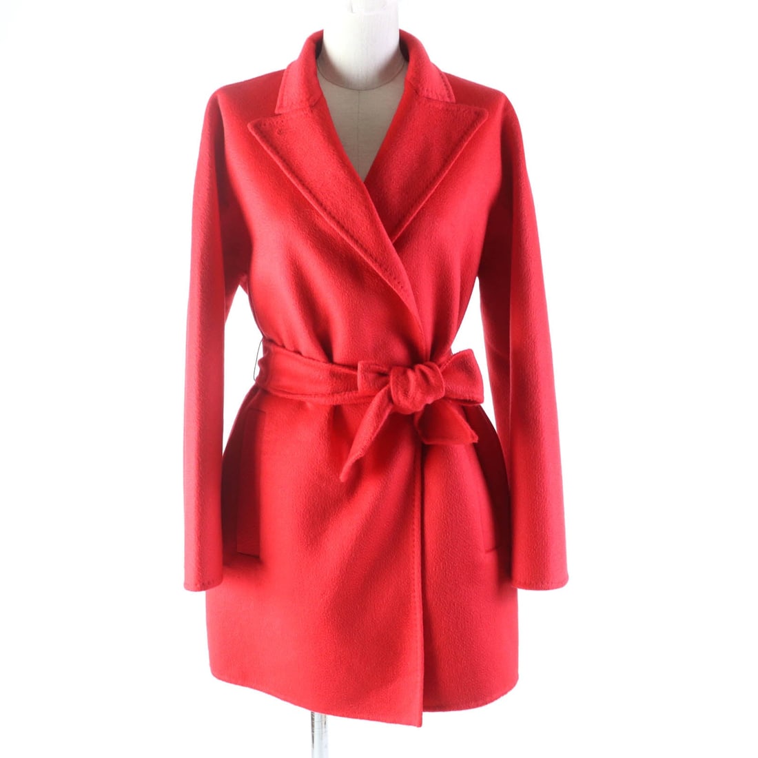Max Mara Coat 101603096 Main: Material: Cashmere Gender: Women Brand: MAX MARA Item: coat Gender: Women Color: Red Material: Main: 100% cashmere Accessories: Tags , Belts Notation Size: 38 Size: cm (approx.): Dress length: 83 Widt