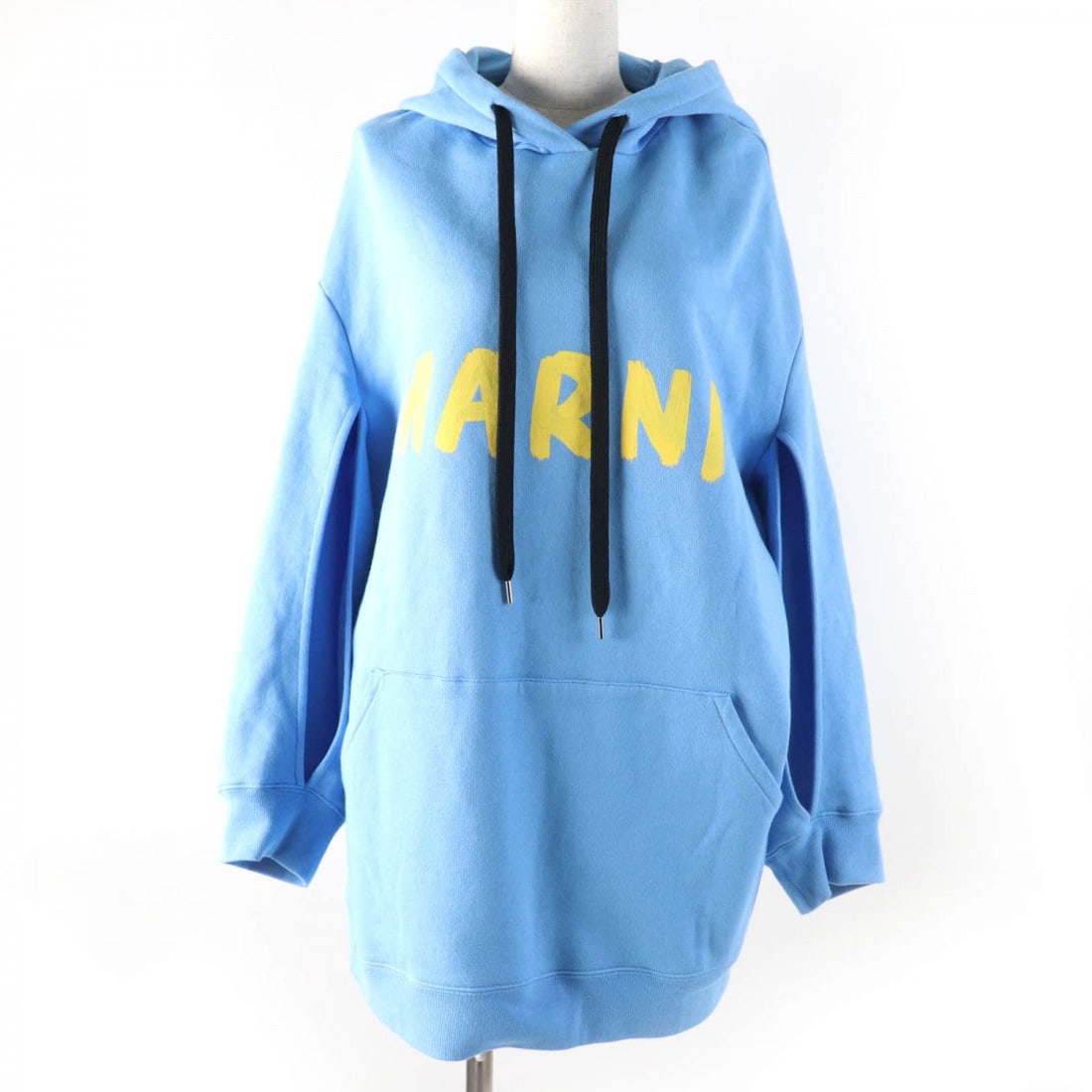 Marni Hoodie Elje0157P1 Main: Material: Cotton Gender: Women Brand: MARNI Item: Hoodie Gender: Women Color: blue Material: Main: 100% cotton, Part: 100% cotton Accessories: None Notation Size: 36 Size: cm (approx.): Shoulder width