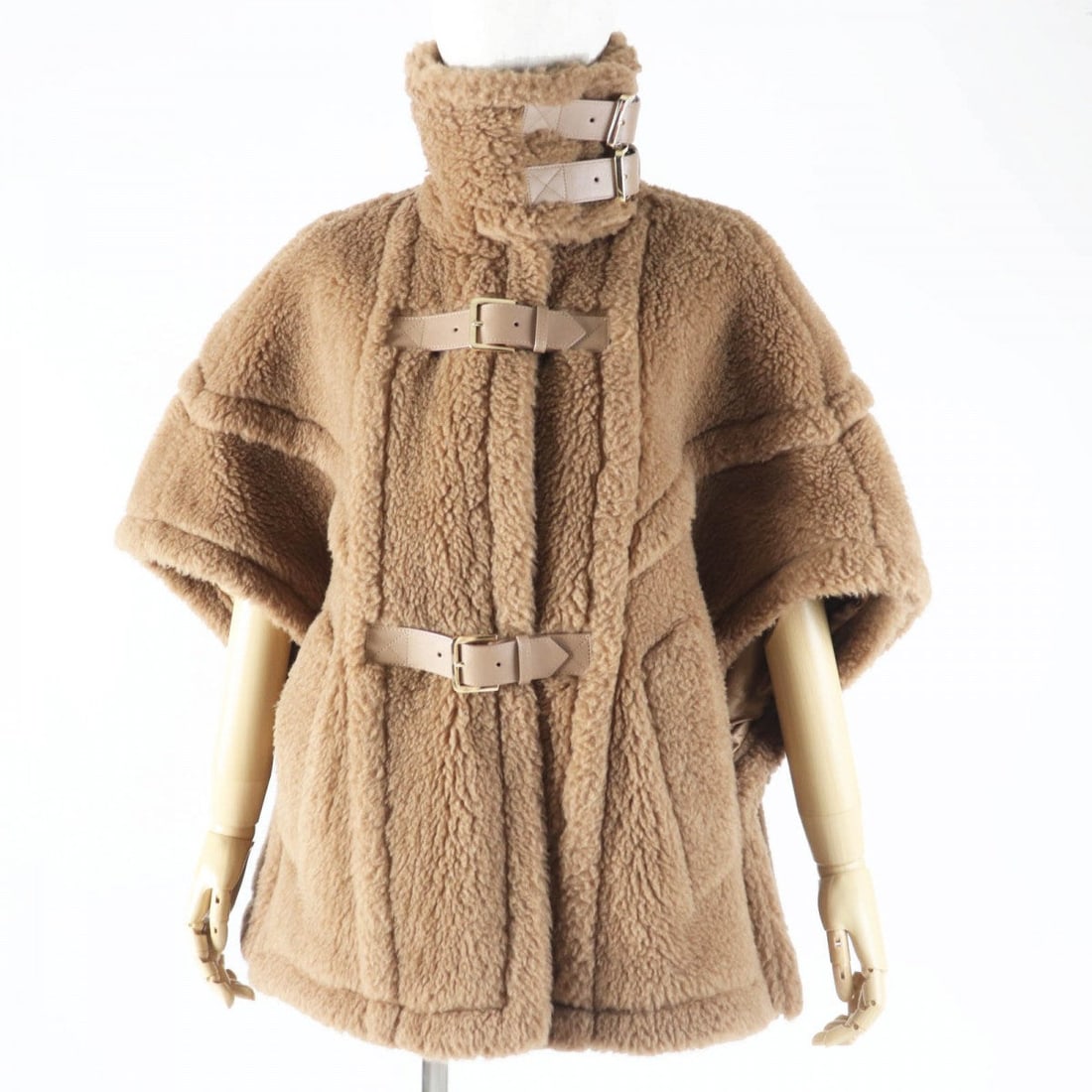 Max Mara Coat Outer: Material: Silk Gender: Women Pattern: White tag Brand: MAX MARA Item: coat Model: RODANO TEDDY BEAR Line: White tag Gender: Women Color: Brown type Material: Outer: 88% camel, Outer: 12% silk, Lining: