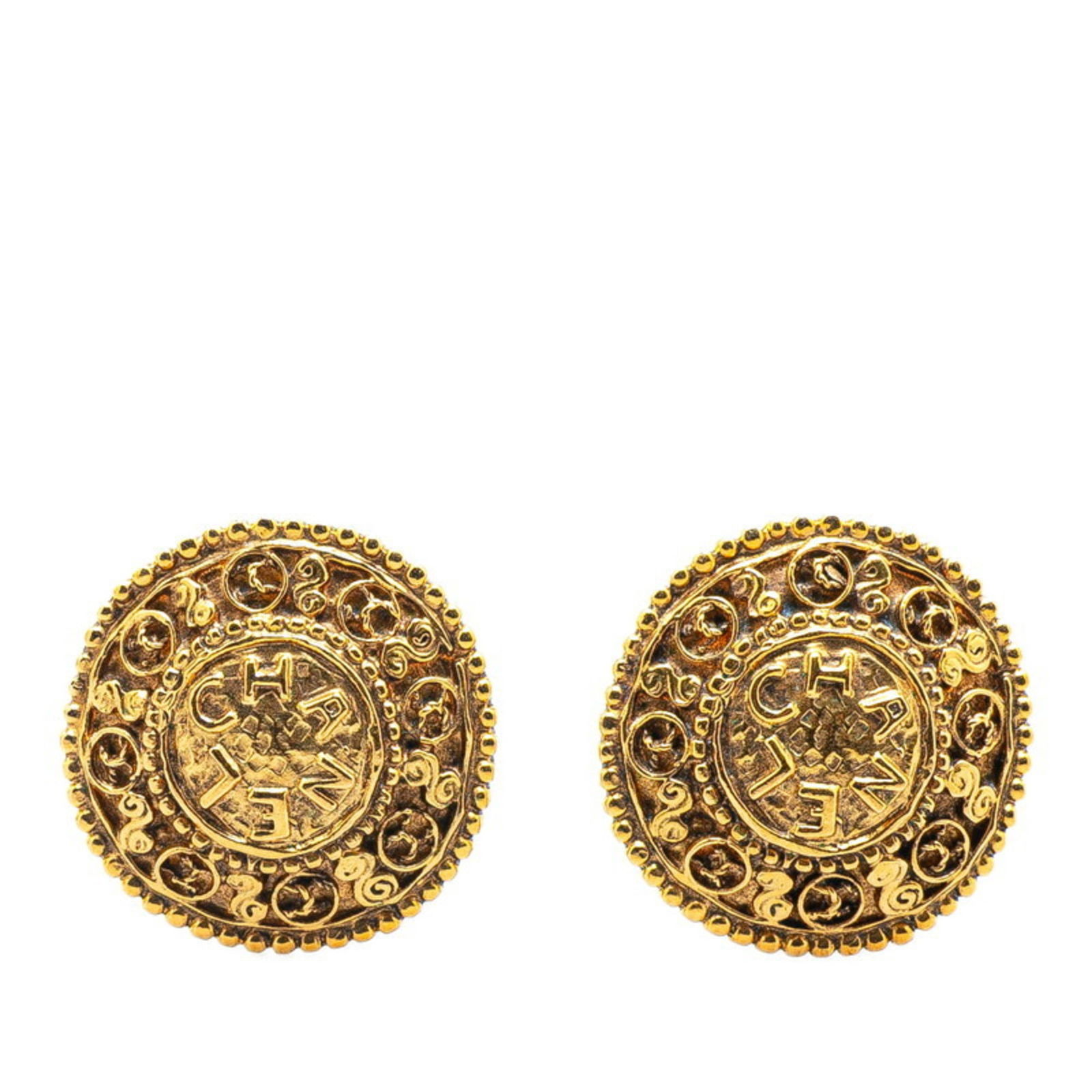 Chanel Logo Coco Mark Round Earrings: Brand: Chanel Type: Clip Earrings Gender: Women Color: Gold Size (Hxwxd): 33.70mm x 33.20mm / 1.33'' x 1.31'' Condition: Used (good), Traces of usage, scratches / dirt can be seen but generally in goo