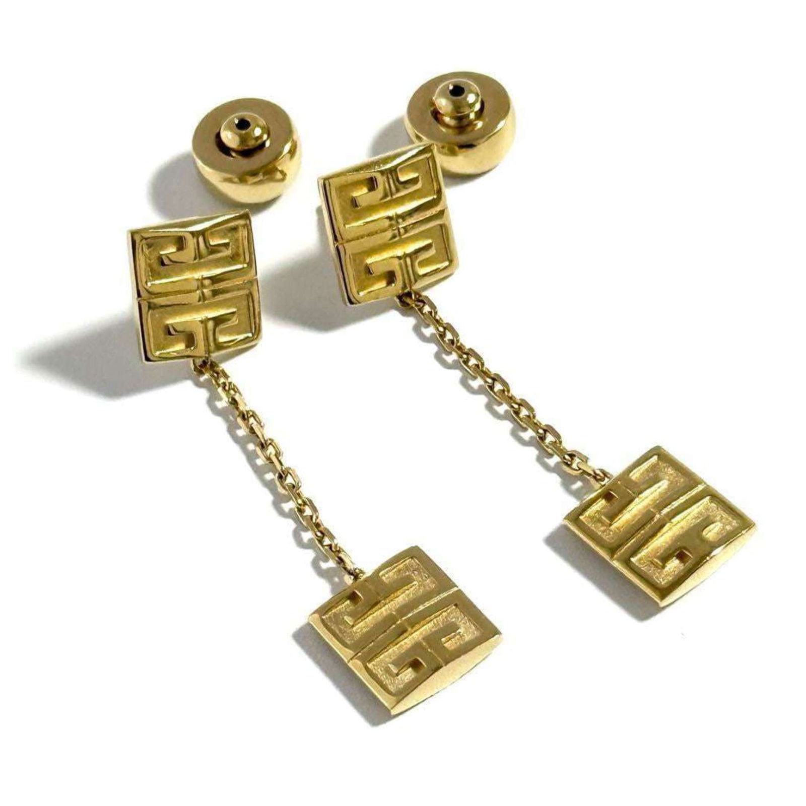 Givenchy: Brand: Givenchy Type: Stud Earrings Gender: Women Material: Metal Condition: Used (very good), A few traces of usage, some scratches / dirt can be seen but overall in very good condition Product Discl