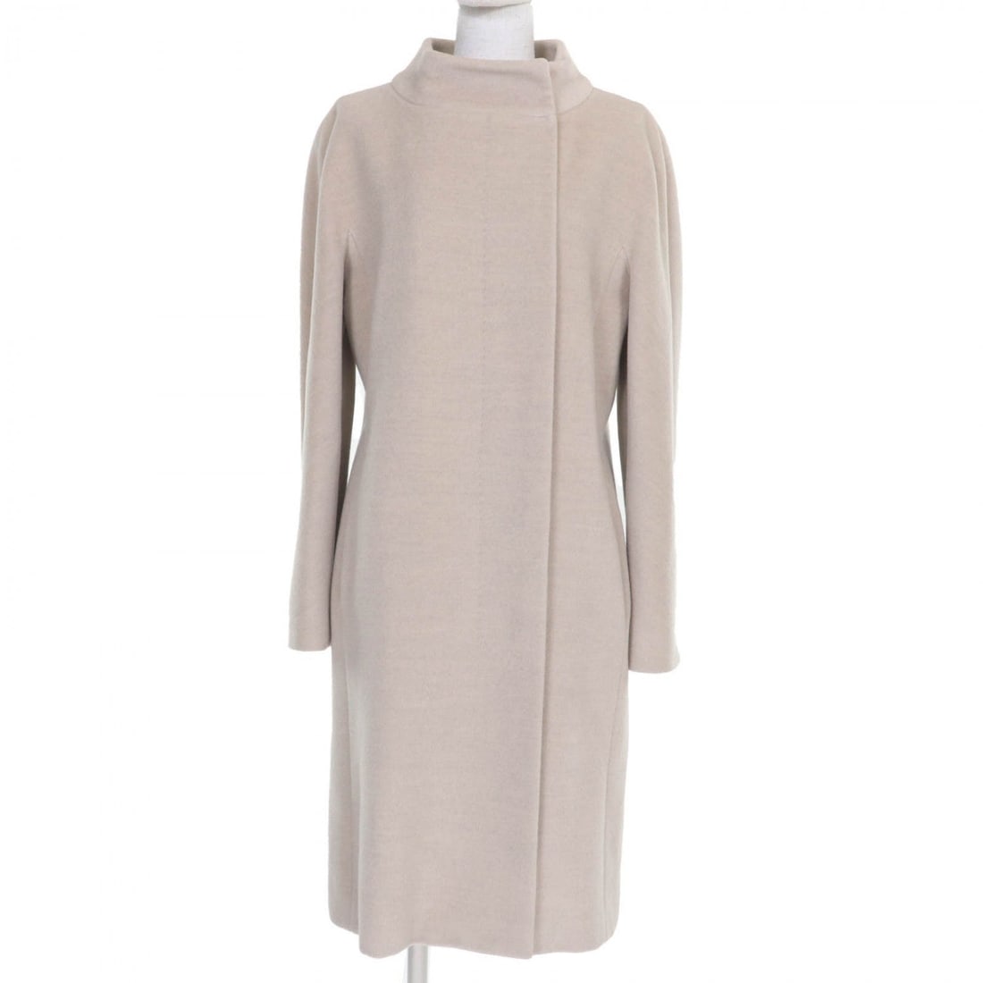 Max Mara Coat Virgin Wool Beige 38: Material: Wool Gender: Women Brand: MAX MARA Item: coat Gender: Women Color: beige Material: Main: 90% virgin wool, Main: 10% cashmere, Lining: 100% rayon Accessories: None Notation Size: 38 Size: cm