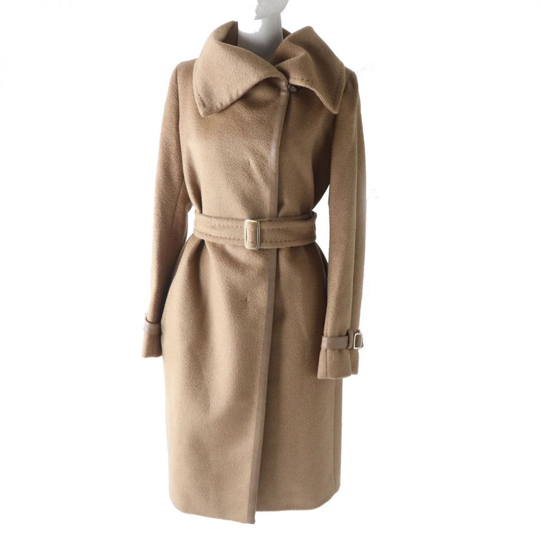 Max Mara Coat Camel Camel 42: Gender: Women Brand: MAX MARA Item: coat Gender: Women Color: Camel Material: Outer: 100% camel, Lining: 100% viscose (rayon) Accessories: None Notation Size: 42 Size: cm (approx.): Shoulder width: 39