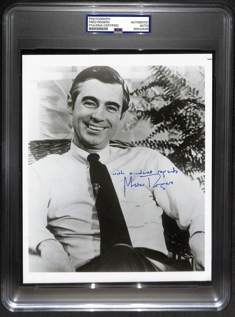 Fred Rogers "Mr. Rogers" Signed/Inscribed 8X10 Photo Psa/Dna 199534: Industry: Television Object Type: Photo Original/Reproduction: Original Product Disclaimer: Not affiliated with any team or league. Signatures are unverified unless a certificate is stated. For inquir