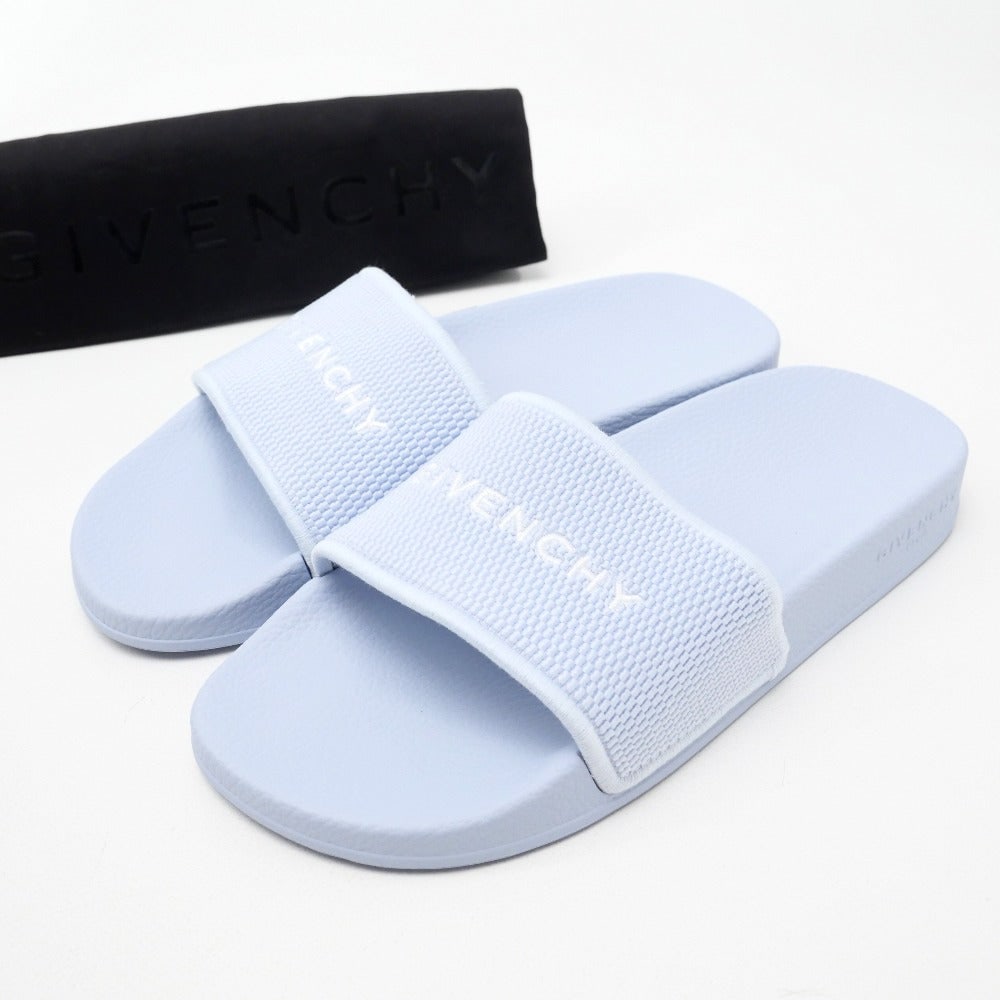 Givenchy Sandals Leather X Fabric Light: Material: Leather Gender: Women Brand: GIVENCHY Item: Sandals Model: VA0213 Gender: Women Color: Light blue Material: Leather x fabric Accessories: storage bags Notation Size: 38 / US size?7 Shoe Size