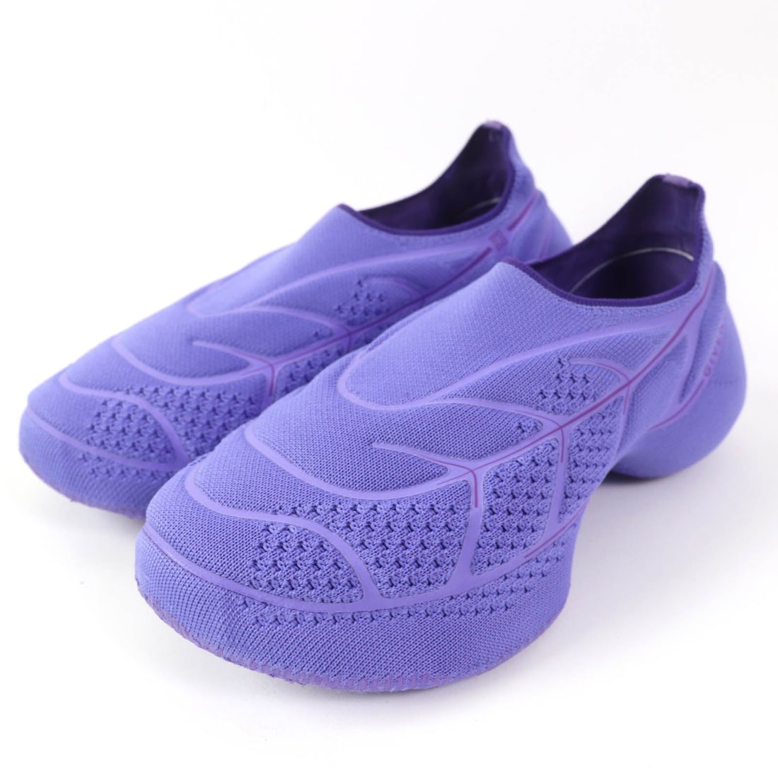 Givenchy Low Cut Sneakers Tk-360 Plus: Gender: Women Brand: GIVENCHY Item: Low cut sneakers Gender: Women Color: purple Material: fabric Accessories: Box, storage bag Notation Size: 38 Shoe Size Chart Size: cm (approx.): Shoe Width: 12 Out