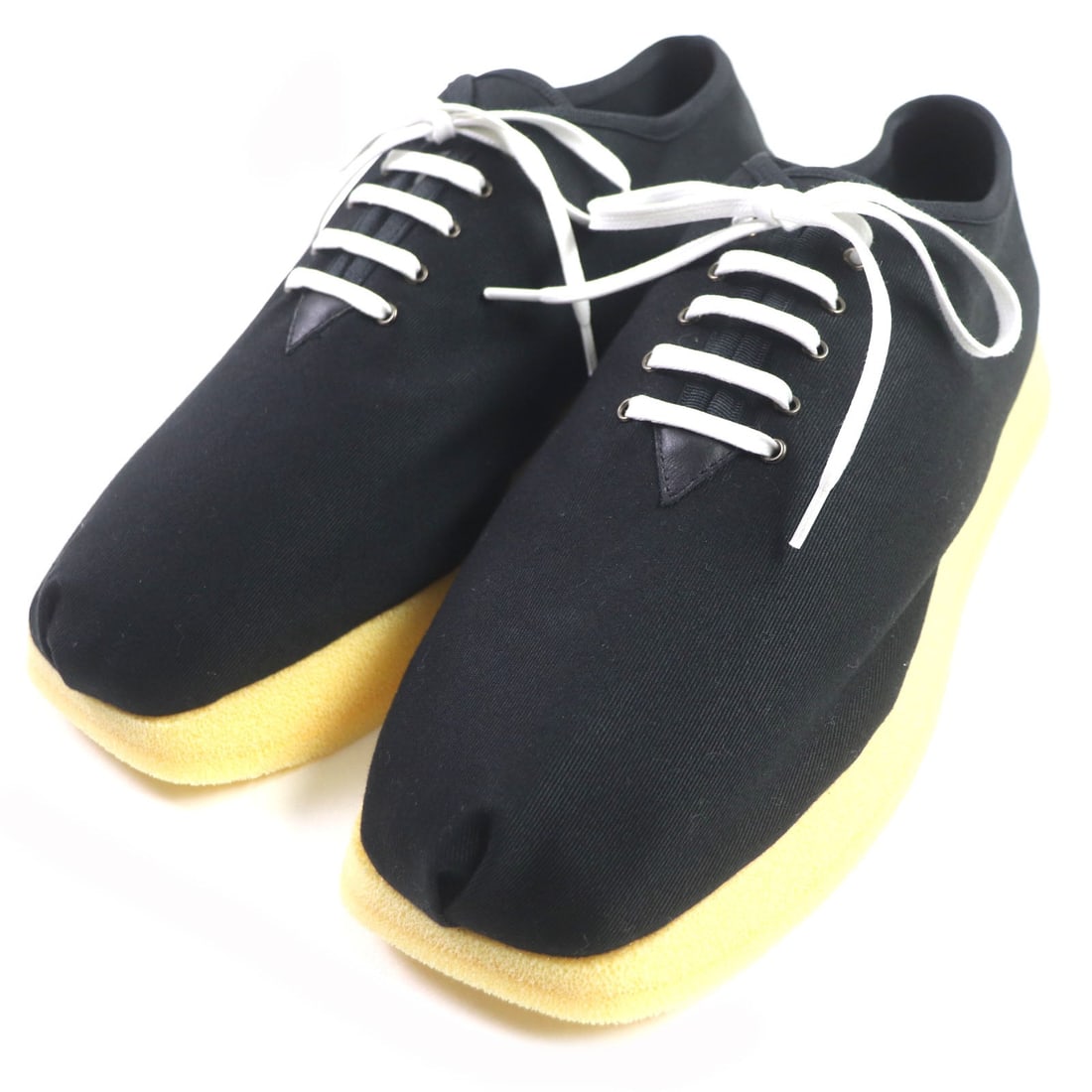 Marni Sneakers Main: Material: Canvas Gender: Mens Brand: MARNI Item: sneakers Gender: mens Color: black Material: Main: Canvas Accessories: storage bags Notation Size: 40 Shoe Size Chart Size: cm (approx.): Shoe Width: 1