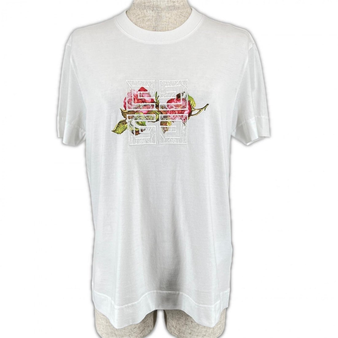Givenchy Short Sleeve T-Shirt Bw70As3Yp7 Cotton: Material: Cotton Gender: Women Brand: GIVENCHY Item: Short sleeve T-shirt Gender: Women Color: white Material: Main: 100% cotton Accessories: None Notation Size: S Size: cm (approx.): Shoulder width: