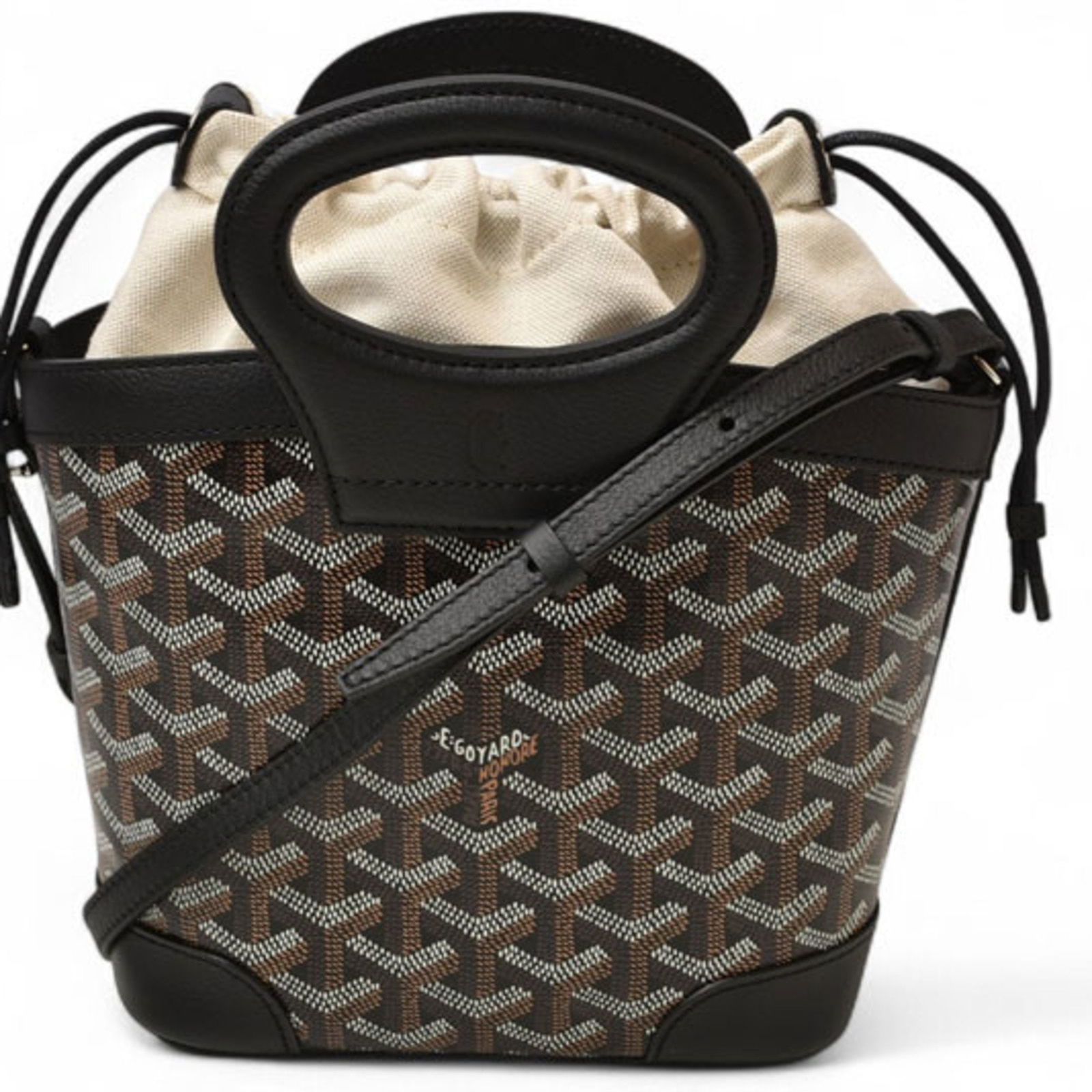 Goyard Handbag/Shoulder Bag Goyard Beluga Mini Black: Brand: Goyard Type: Handbag, Shoulder Bag Material: Coated Canvas , Leather Leather/Fur Type: Calfskin Color: Black Hardware Color: Silver Gender: Women Size (Hxwxd): 18.5cm x 23cm x 8cm / 7.28'' x 9.