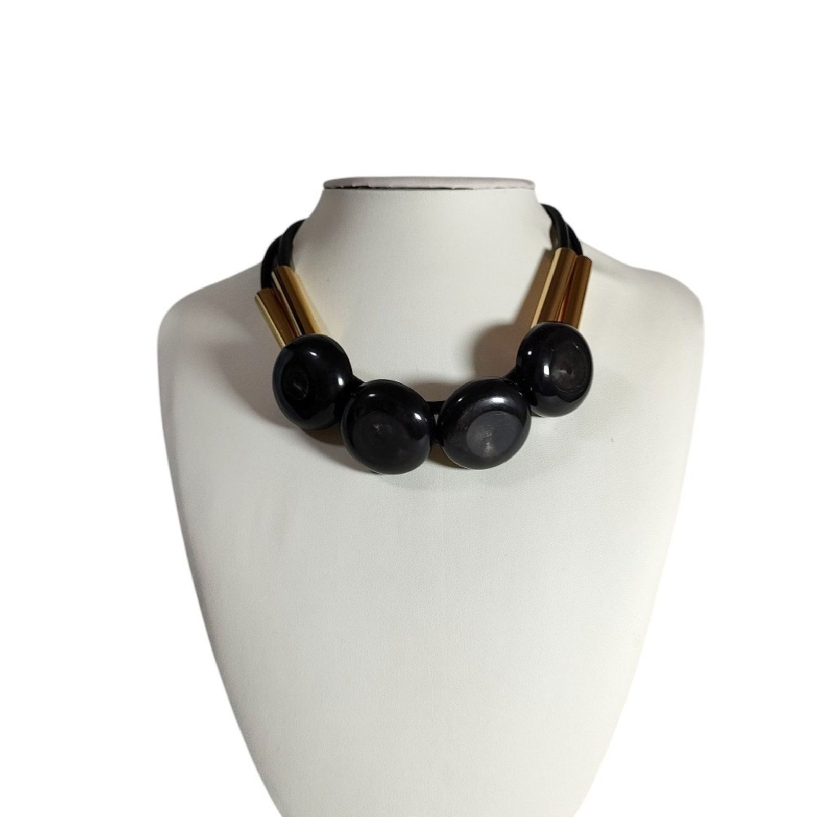 Marni Necklace Choker Accessory With Box: Brand: Marni Necklace Type: Necklace Gender: Women Color: Black, Gold Neck Circumference: 105 cm / 41.33'' Pendant Size: 35mm x 190mm / 1.37'' x 7.48'' Condition: Used (very good), A few traces of usa